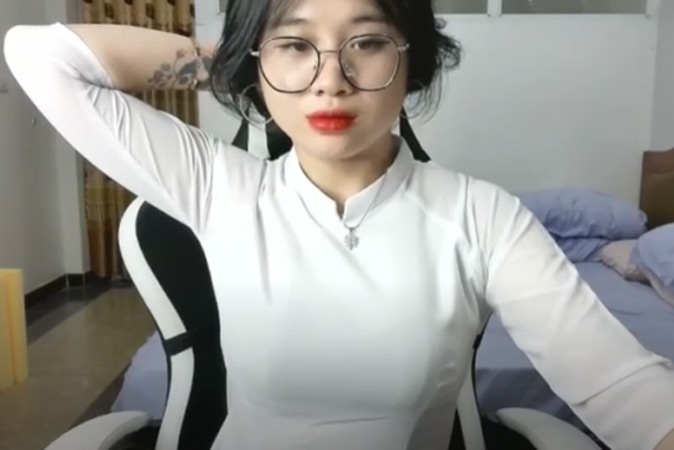 danh tính, tiểu sử Anna Gấu 