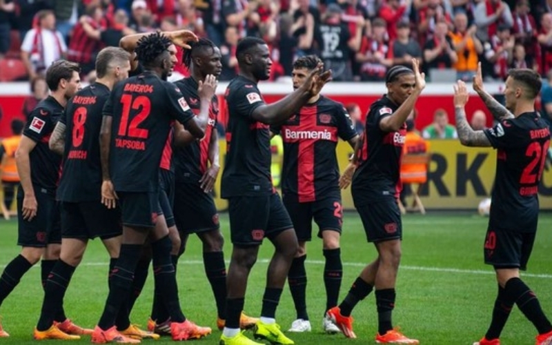 Dự Đoán Augsburg - Leverkusen: Alonso Tiếp Tục Đưa Leverkusen Giành 3 Điểm!