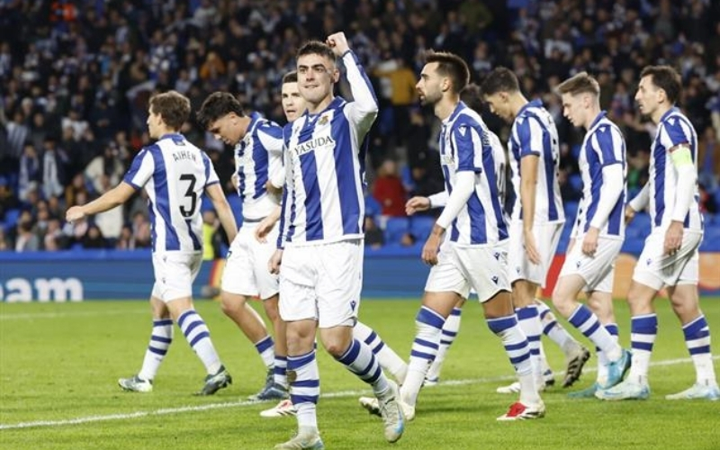 Dynamo Kyiv đặt mục tiêu thu hẹp khoảng cách điểm