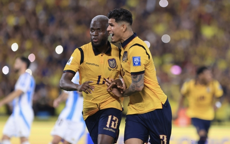 Yếu tố thời tiết và điều kiện thi đấu