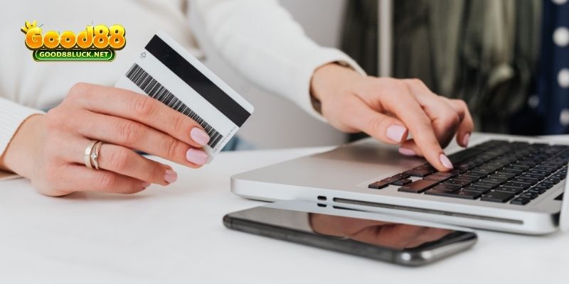 Quy trình kiểm soát giao dịch tài chính an toàn trên không gian mạng